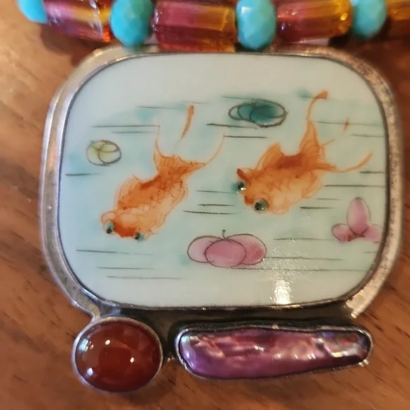 Double strand necklace with signed pendant pin. - Picture 6 of 6